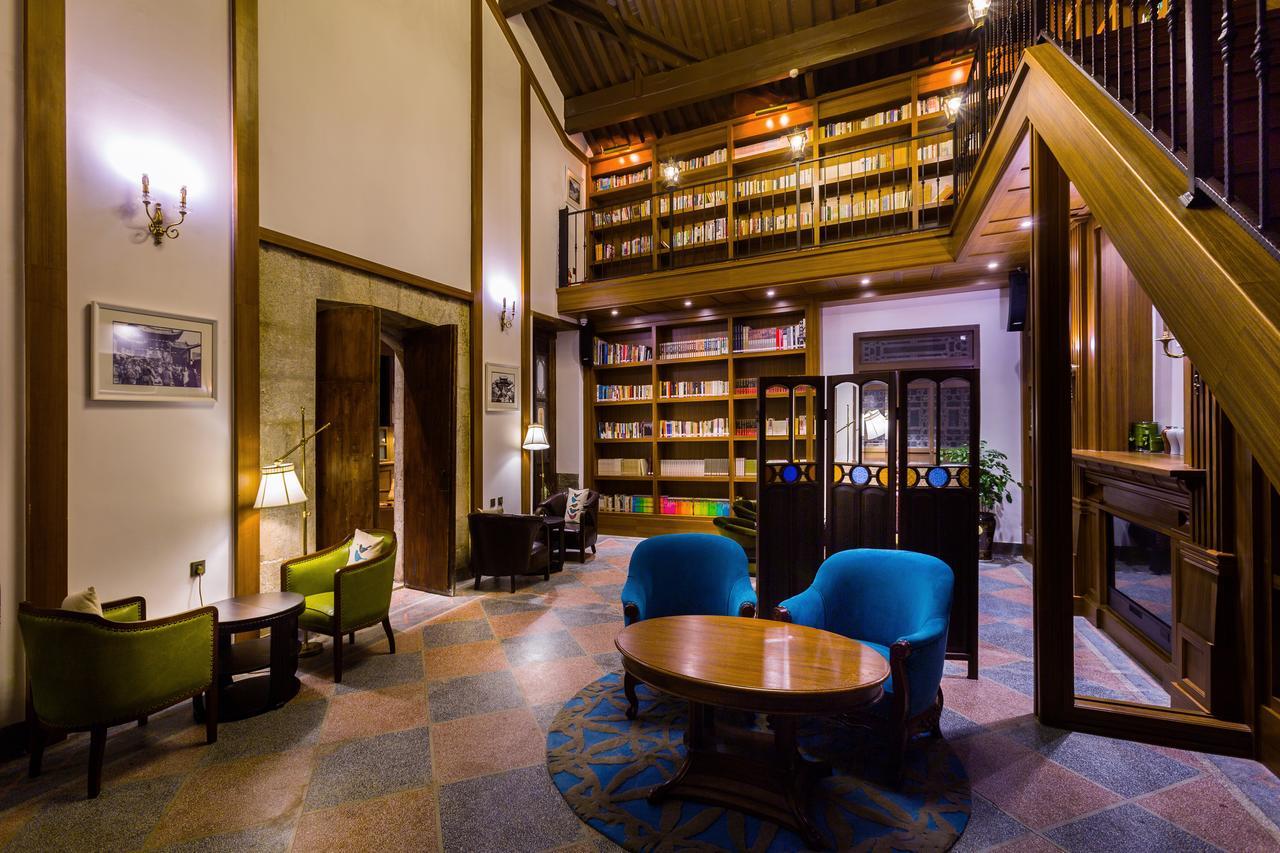 Silver Chest Boutique Hotel Kunming Exterior photo
