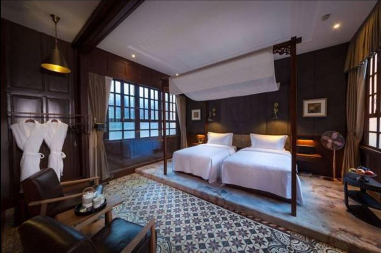 Silver Chest Boutique Hotel Kunming Exterior photo