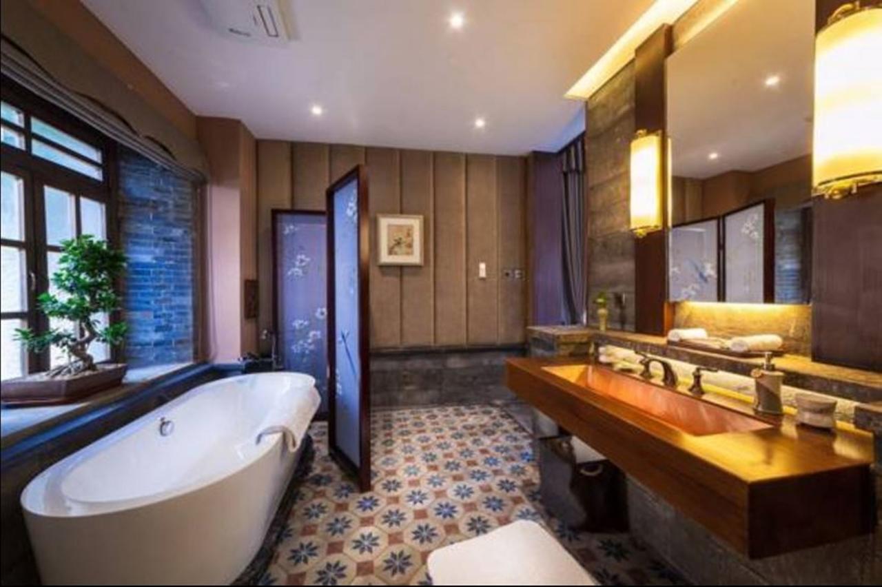 Silver Chest Boutique Hotel Kunming Exterior photo