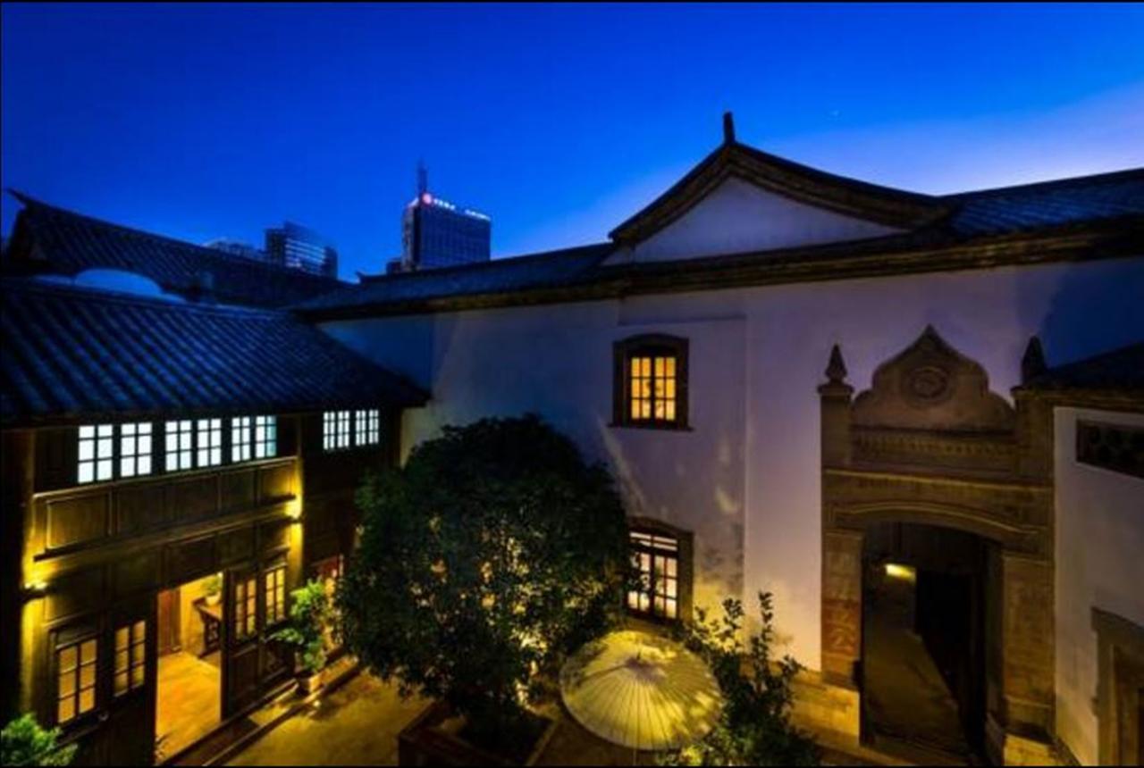 Silver Chest Boutique Hotel Kunming Exterior photo